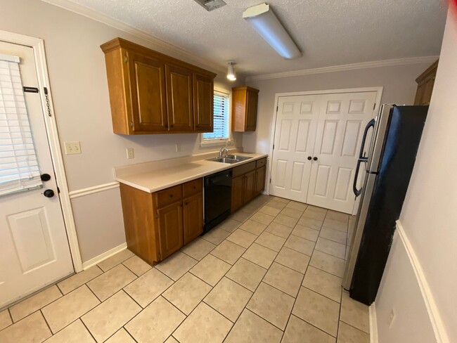 Building Photo - 2BD / 2.5BA FOR RENT