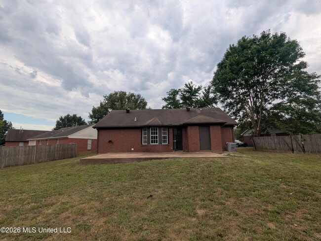 Building Photo - 2872 Waverly Dr