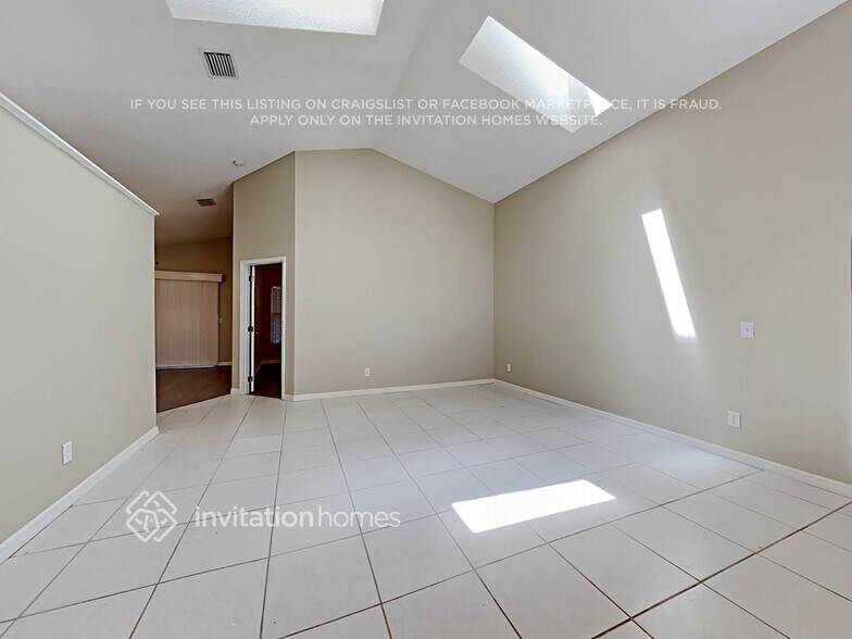 Building Photo - 2920 Pebble Creek St