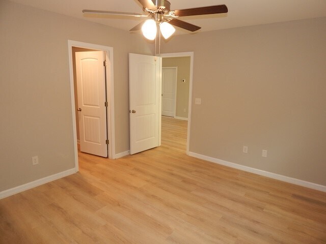 Building Photo - 415 Laurel Grove Ct