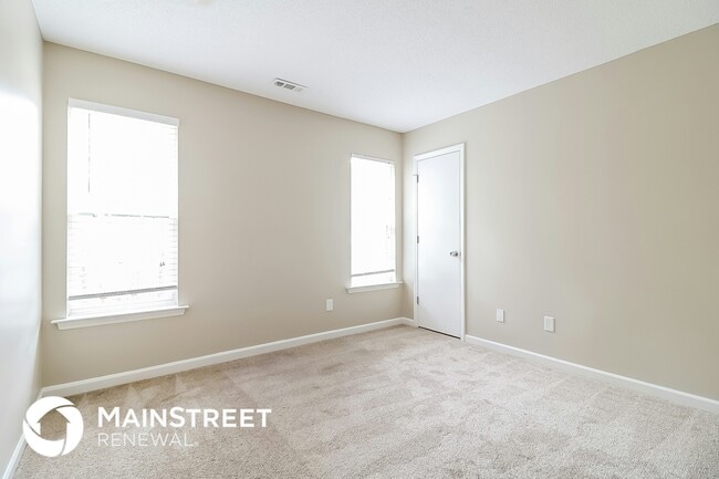 Building Photo - 2925 Dandridge Dr