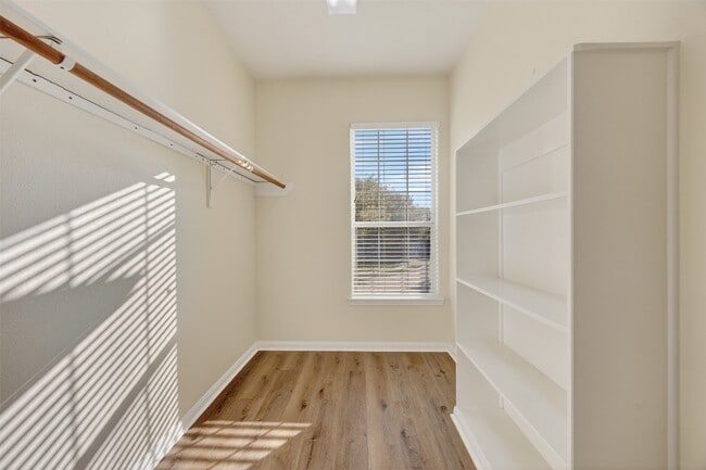 Building Photo - 5603 Lowellberg Ln