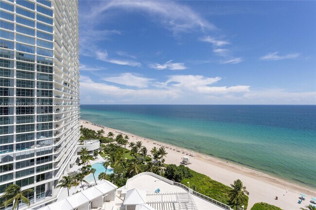 Building Photo - 16711 Collins Ave