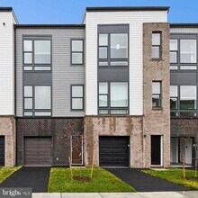 Building Photo - 2842 AZIMUTH Ln