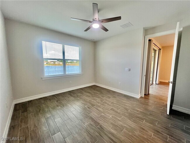 Building Photo - 1233 Enbrook Lp