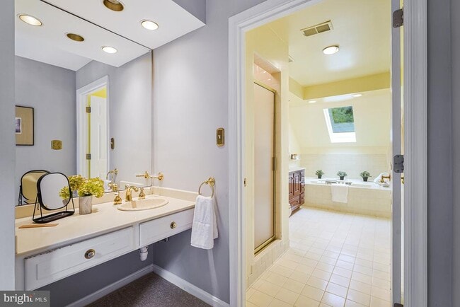Building Photo - 5308 Hexagon Pl