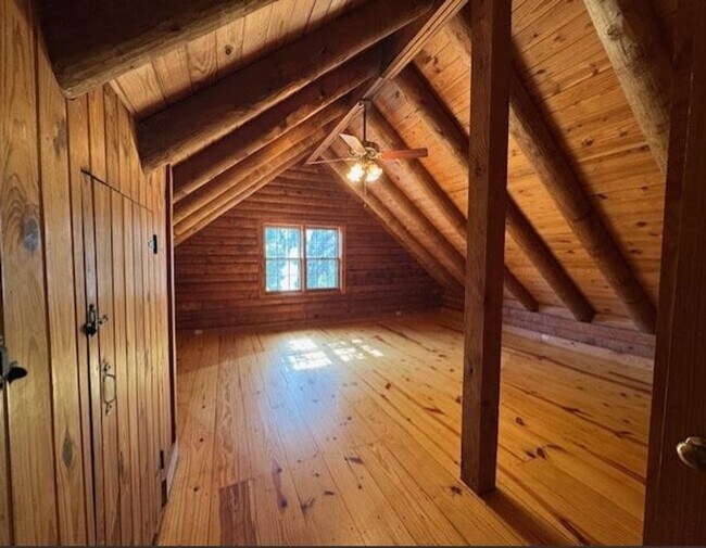 Building Photo - FOR LEASE!!!!!!!!!!