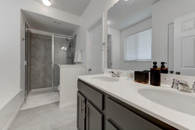Building Photo - 6502 Arden Fls Dr