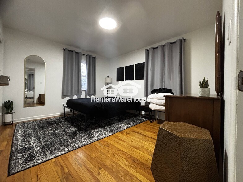 Building Photo - 2816 Vine St