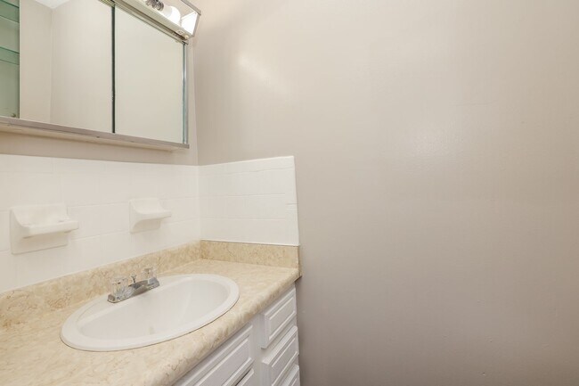Building Photo - 6972-6996-6996 Joseph Dr