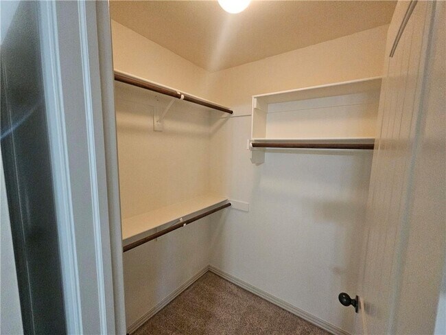 Building Photo - 2311 S Mont Blanc Ave