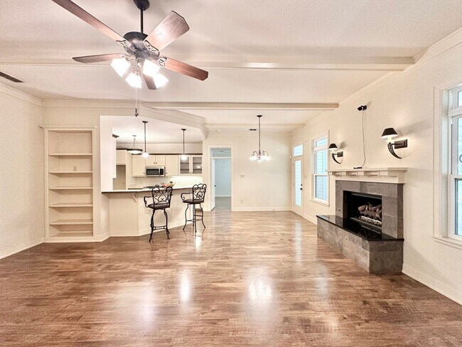 Building Photo - Tour Today! Show Stopping Home in Flint!