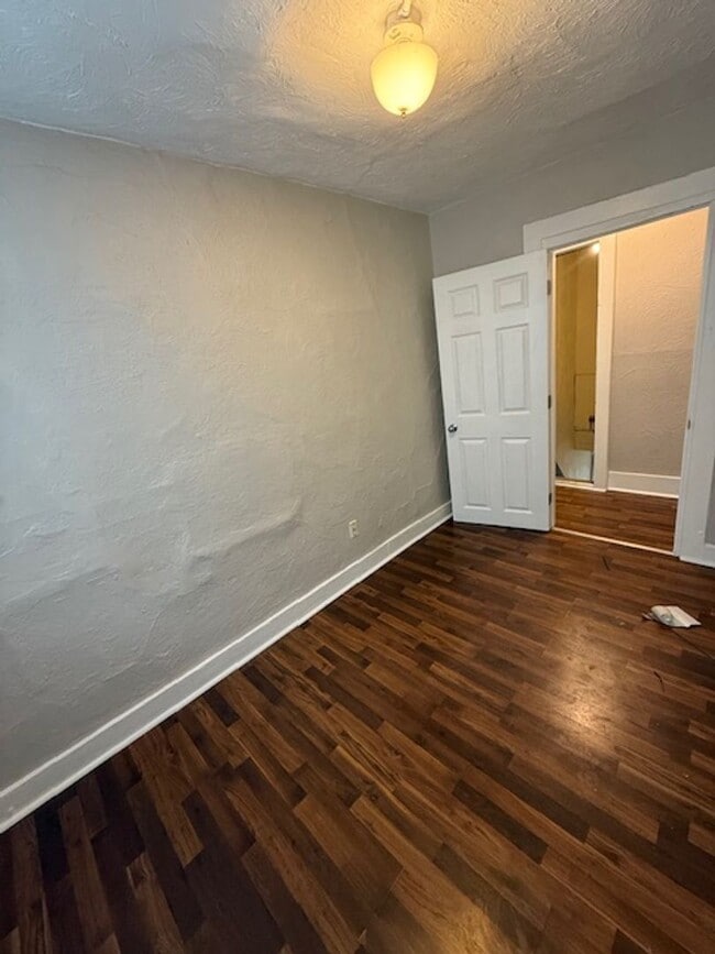 Building Photo - Virginia- BB