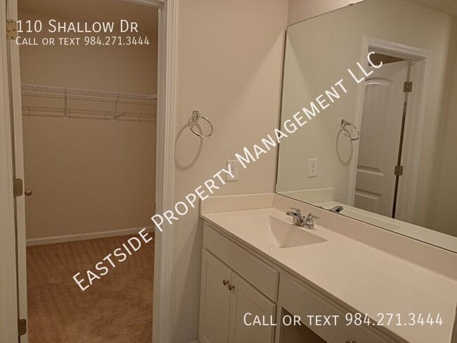 Building Photo - 110 Shallow Dr