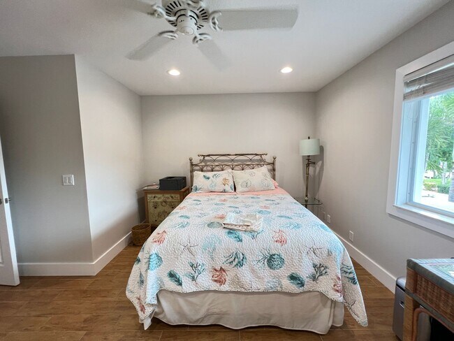 Building Photo - Beautiful 4 Bed 4.5 Bath luxury Townhouse with Elevator located by the Beach Lauderdale by the Sea