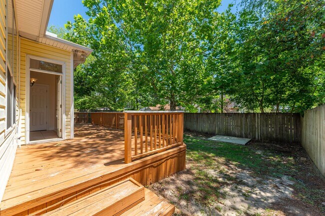 Building Photo - Lovely 3 Bedroom in the Heart of Niceville!