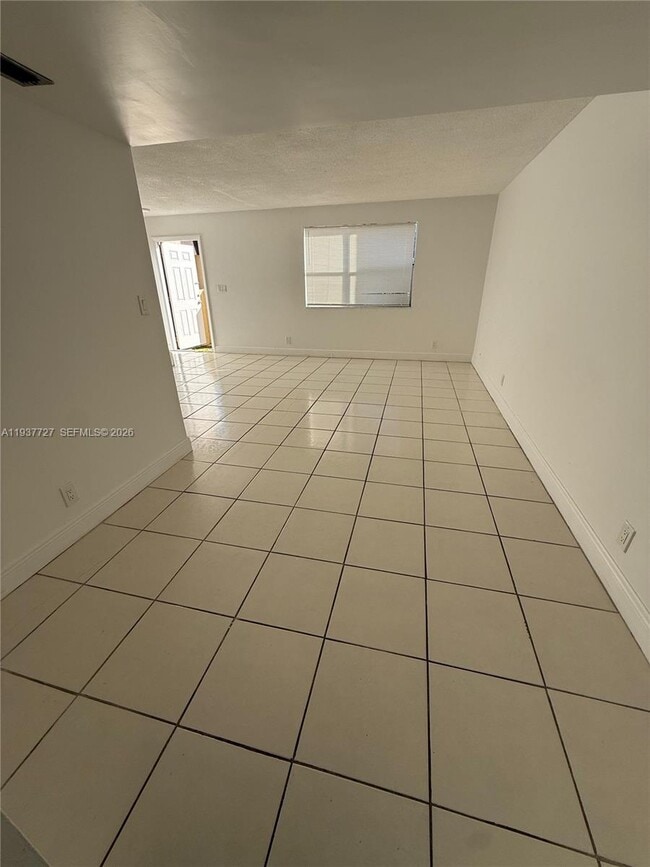 Building Photo - 5817 Blueberry Ct