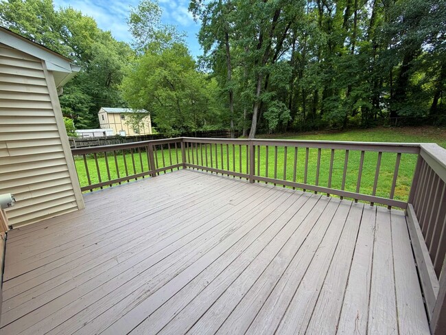Building Photo - 9625 Shiloh Dr