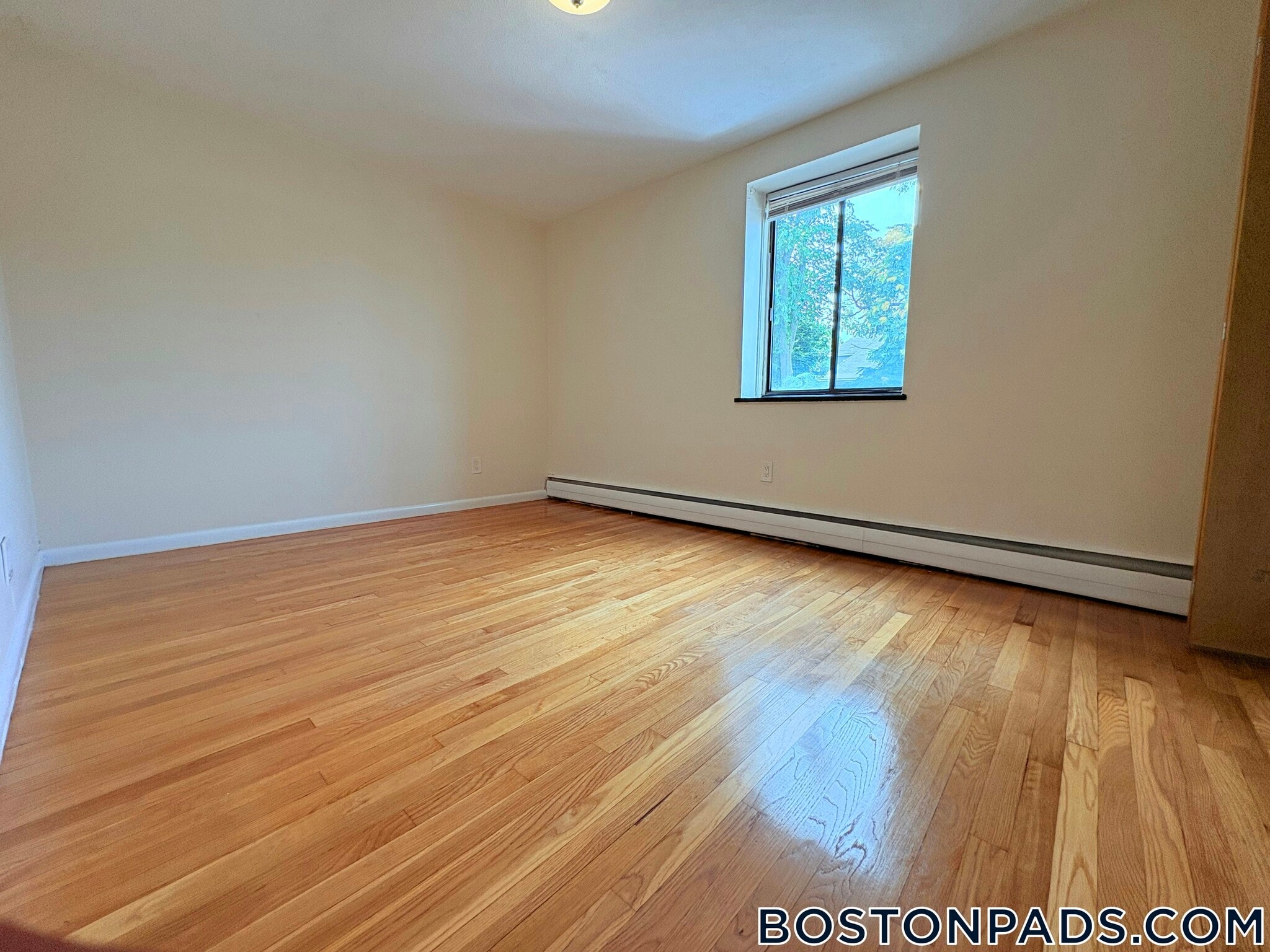 Building Photo - 222 Babcock St