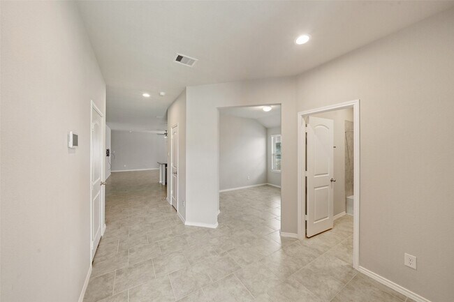 Building Photo - 13919 Leigh Lake Ln