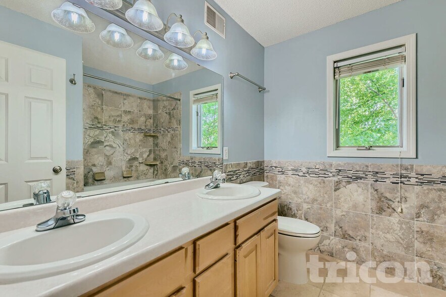 Building Photo - 2207 Raspberry Ct