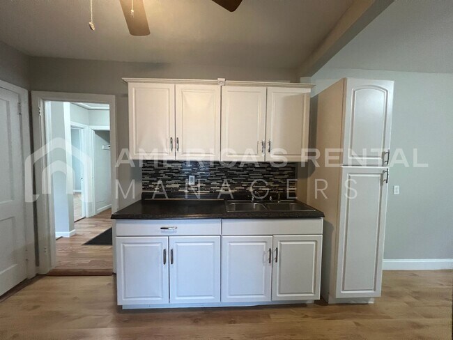 Building Photo - Home for rent in Birmingham! Coming Soon!