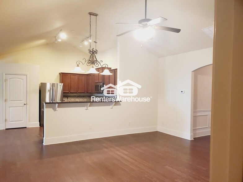 Building Photo - 4865 Roseman Trail