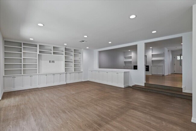 Building Photo - 706 Tufts Ave