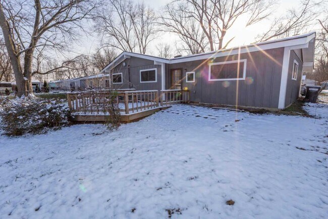 Building Photo - 3798 Rutledge Dr