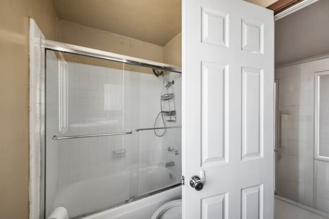 Building Photo - 8743 Topanga Canyon Blvd