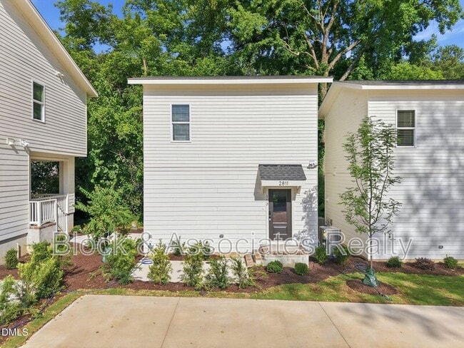 Building Photo - 2813 Wilcox Pl