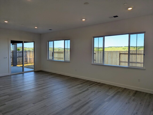 Building Photo - 5069 Brooks Cir