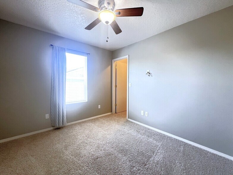 Building Photo - 9656 W Shelborne Dr