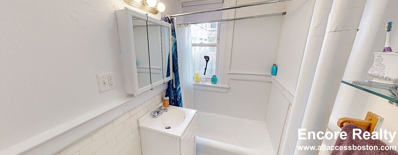 Building Photo - 1163 Boylston St