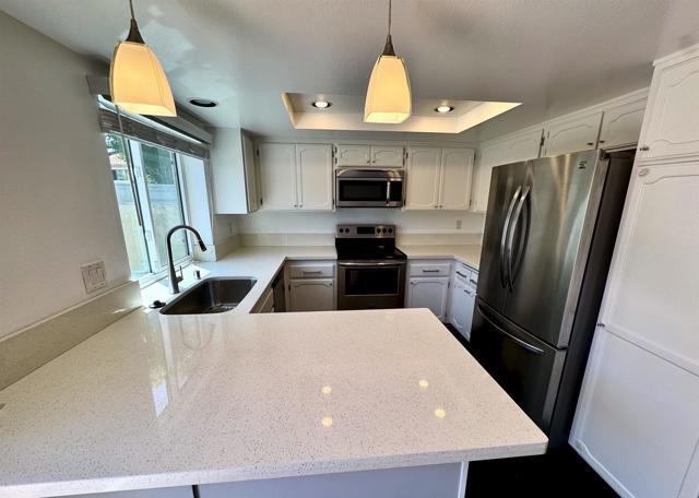 Building Photo - 6870 Pear Tree Dr