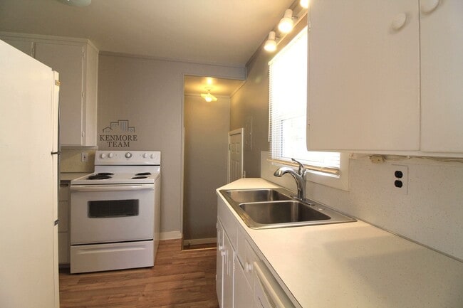 Building Photo - 3 Bedroom, 2 Bath Duplex in Central Richland
