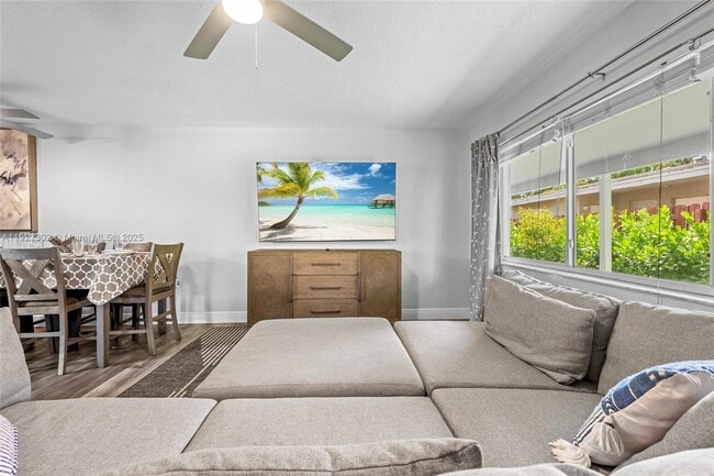 Building Photo - 1208 NE 5th Ave