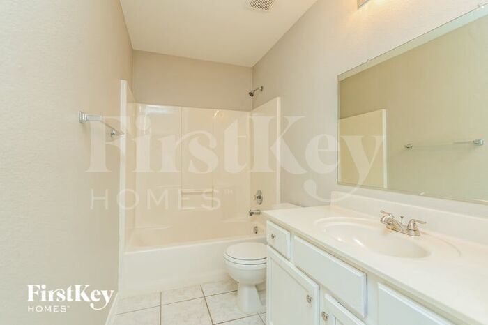 Building Photo - 2109 Chisolm Trl