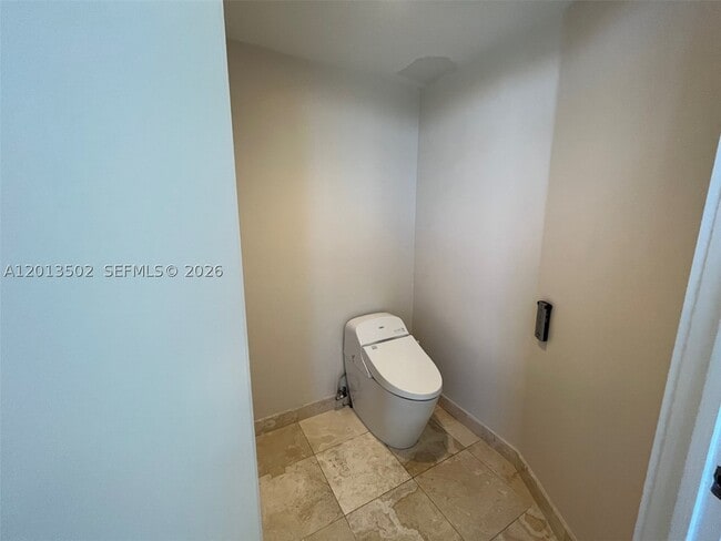 Building Photo - 17555 Collins Ave