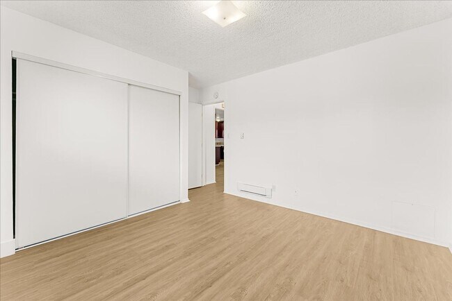 Building Photo - 517 Ximeno Ave