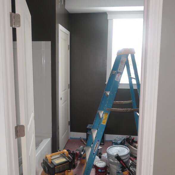 Building Photo - 32 Newhall St