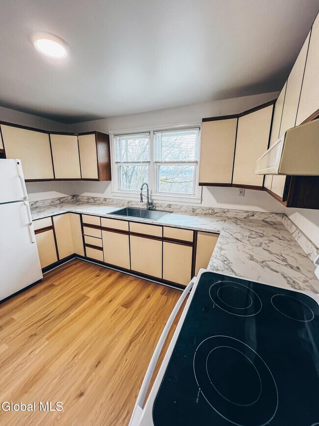 Building Photo - 92D Columbia Turnpike