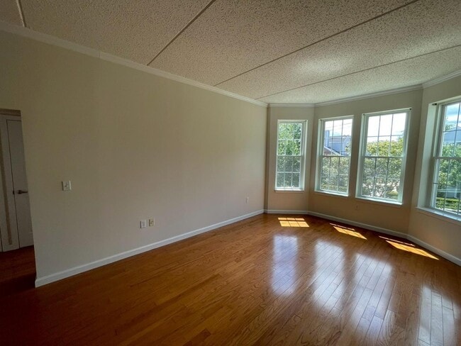 Primary Photo - 31 Greenridge Ave