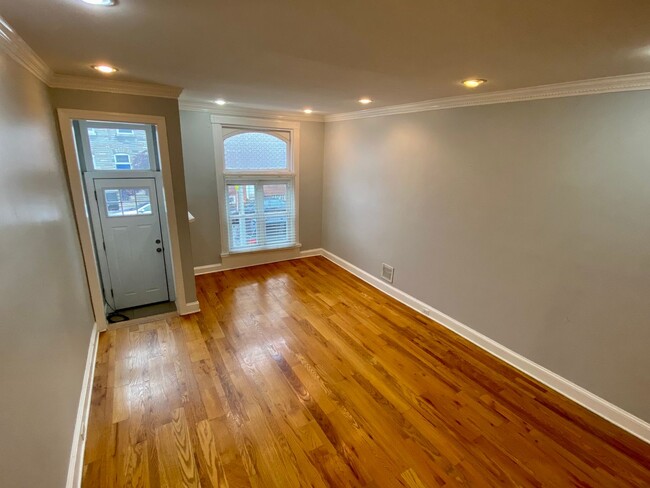 Building Photo - Remodeled 2 Bedroom Townhome in Highlandtown!