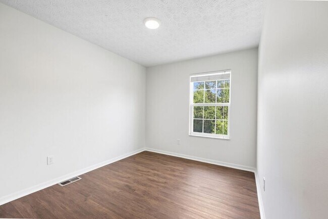 Building Photo - 8245 Crete Ln