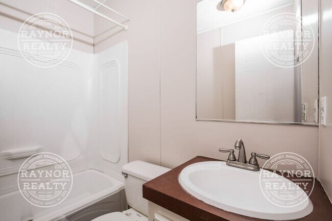 Building Photo - 756 Cooke Rd