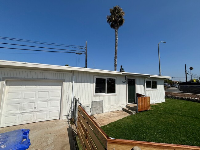 Primary Photo - Beautiful 2 bedrooms duplex in Imperial Beach