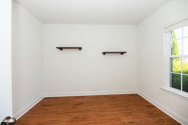 Building Photo - Amazing 4 bedrooms, 2.5 baths 2-story home in Clemmons w/ 2 car garage/fenced in backyard