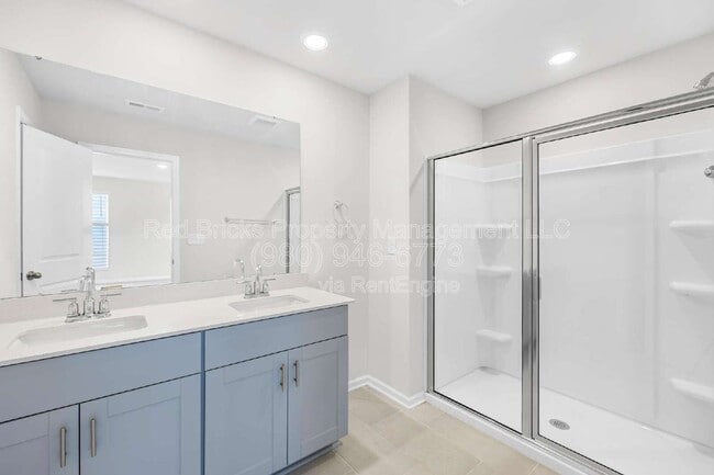 Building Photo - 2220 Belterra Dr