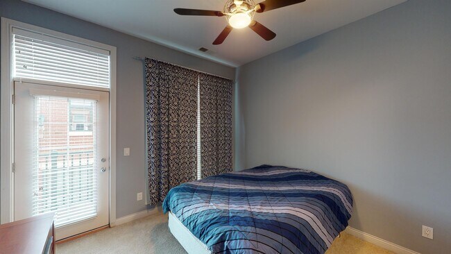 Building Photo - 252 Stetson St